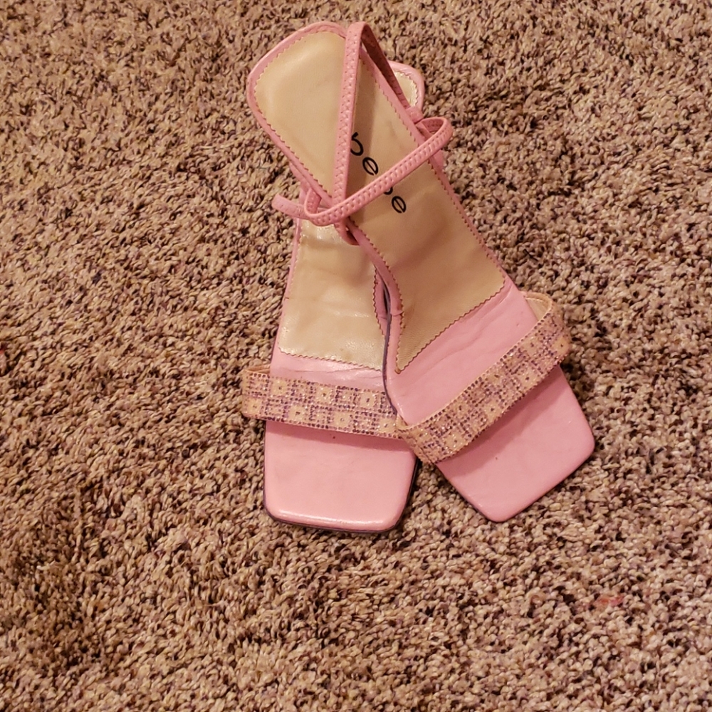 Bebe Beaded EUC 👡 Sandals